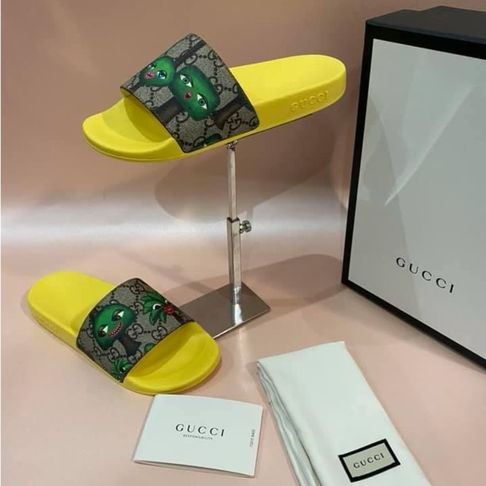 Yellow rubber children GG smiling plants slide sandal